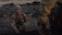 Game of Thrones- Daenerys - dragonborn in flames.mp4_snapshot_02.07_[2016.04.24_12.01.42]